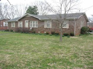 121 Bel Aire Dr, Winchester, TN 37398