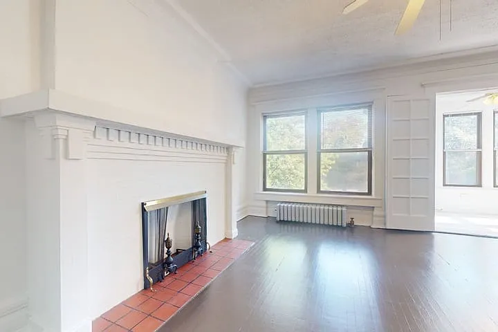 918 E. Hyde Park Boulevard — Photo 4