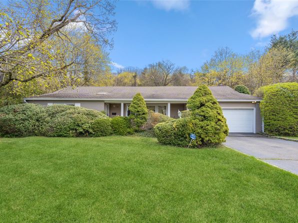 60 Spruce Drive, East Hills, NY 11576