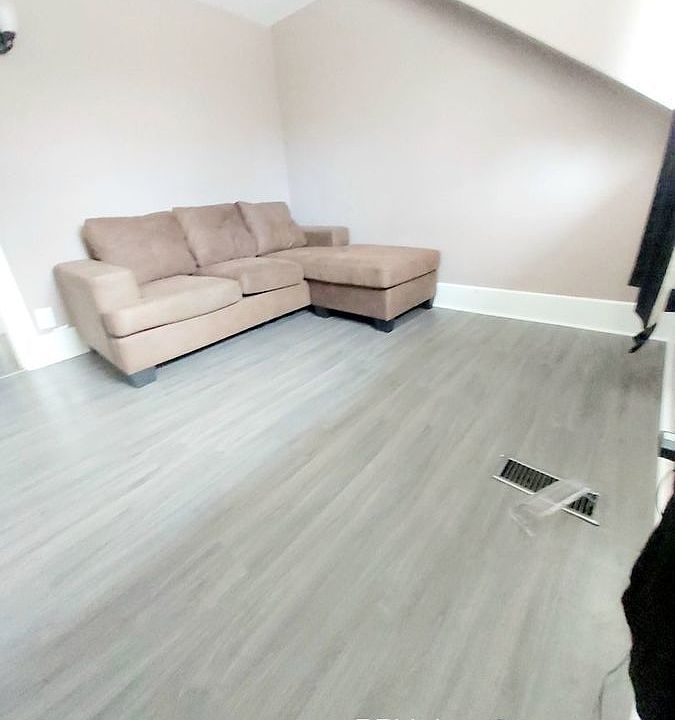 1st image of 1394 Howard Ave #2