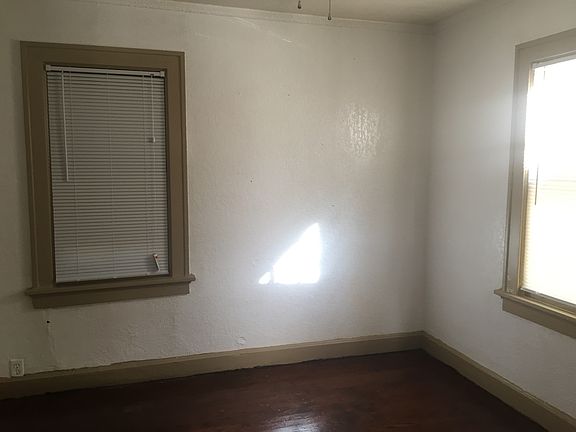 4th image of 7924 Brooklyn Ave