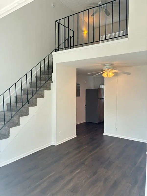 1 bed, 1.0 bath, 700 sqft, $1,195 — Photo 1