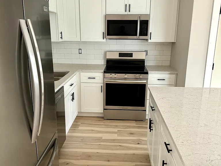 121 Norway Ave — Photo 10