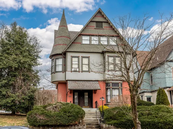 634 Greenup St, Covington, KY 41011