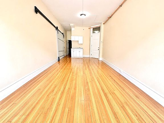 4th image of 105 Bank St #3B