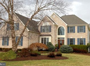 19 Shara Ln, Pennington, NJ 08534