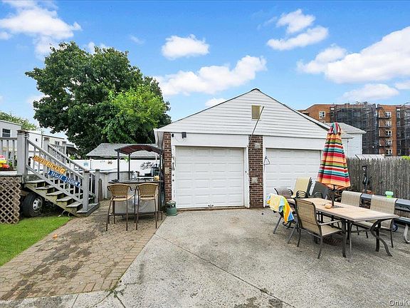 5th image of 3161 Wissman Avenue