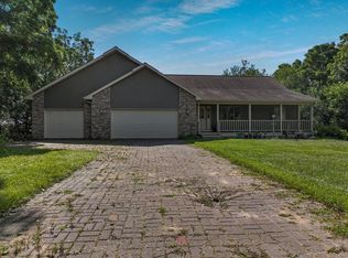 S7790 Hillview Rd, Eau Claire, WI 54701