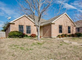 909 Reindeer Dr, Midlothian, TX 76065