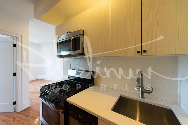 Rented by Platinum Forbes Global Properties | media 4
