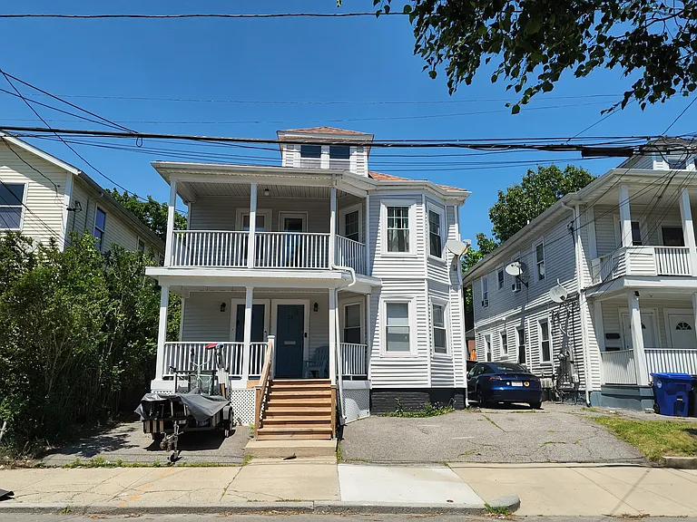 21 Waverly St #1 — Photo 1
