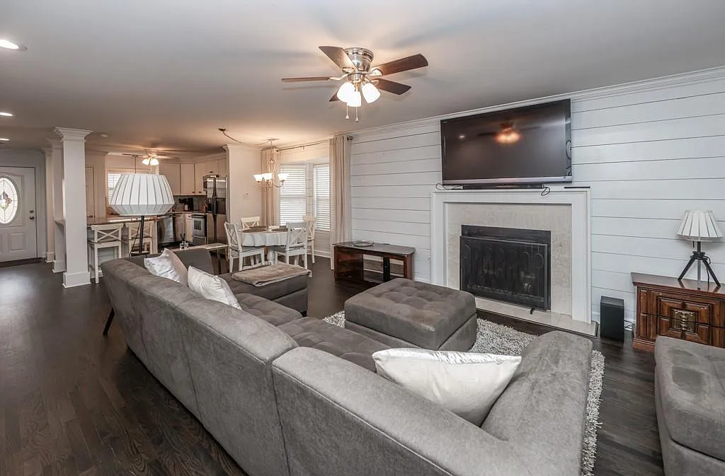 2 bed, 2.0 bath, 1647 sqft, $2,500 — Photo 1