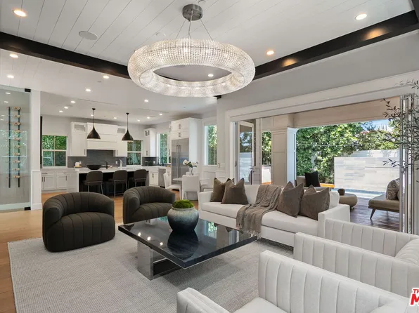 18057 Valley Vista Blvd, Encino, CA 91316