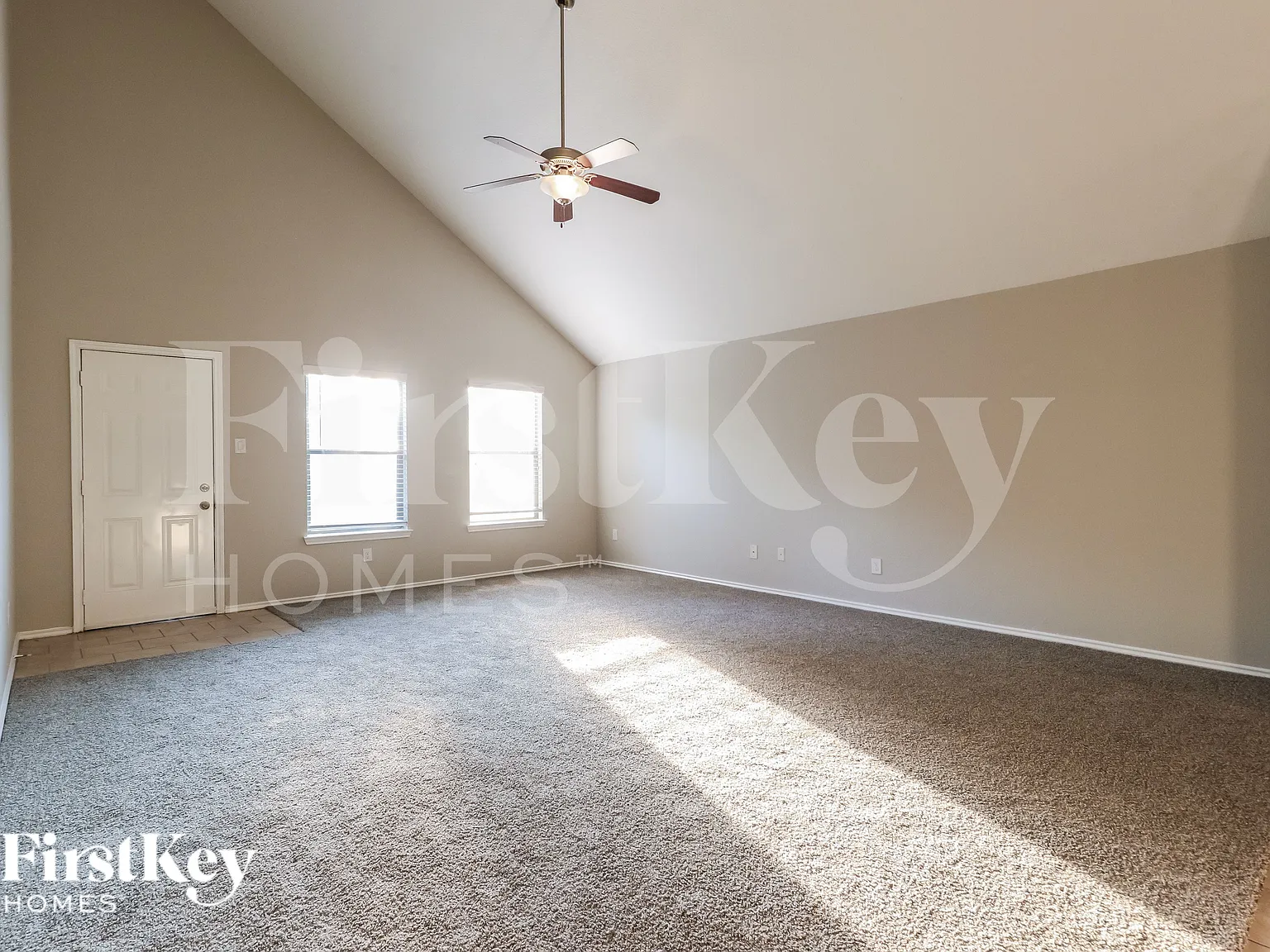 4 bed, 2.5 bath, 2327 sqft, $2,095 — Photo 3