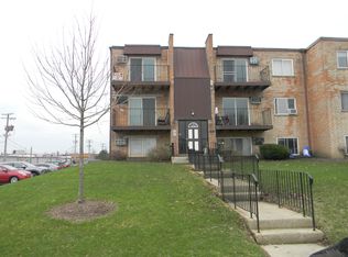 311 Hawthorne Cir #1, Mount Prospect, IL 60056