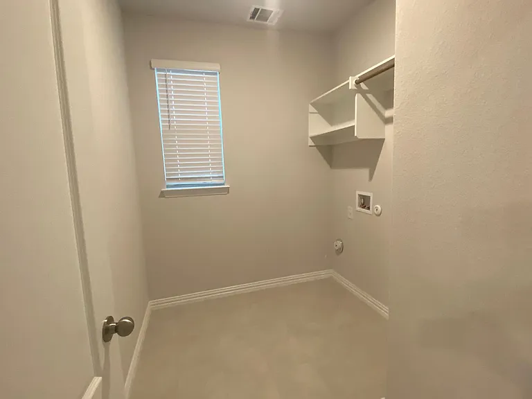 609 Silent Creek Cv — Photo 8