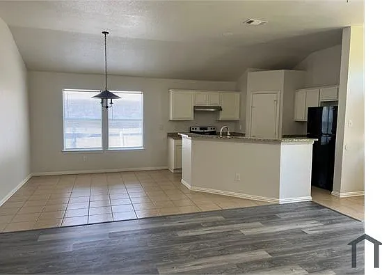 1055 Port Aransas Dr — Photo 2