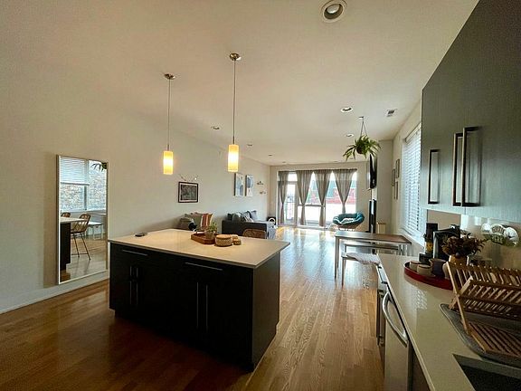 4th image of 3201 W Wabansia Ave #3A