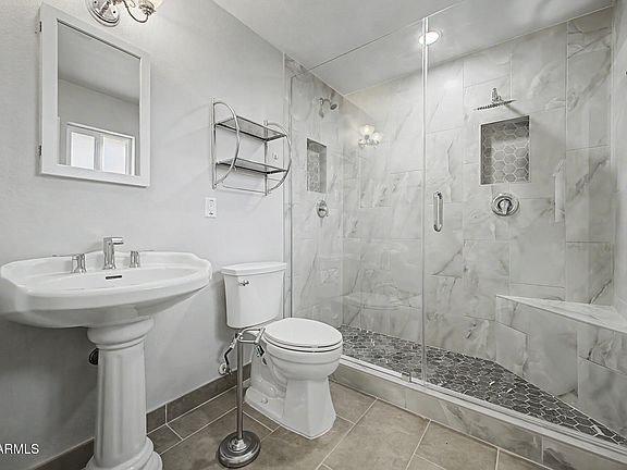 2nd image of 911 N NINA Drive