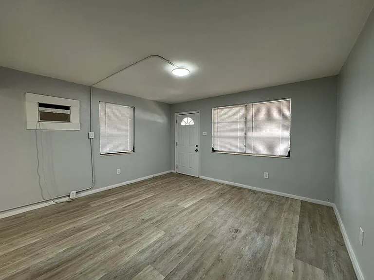 304 NW 14th Ave — Photo 5