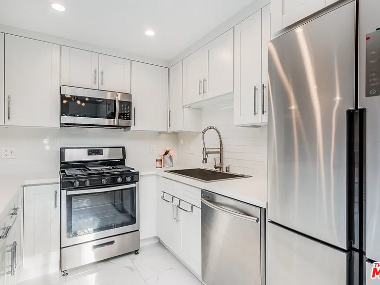 11235 Richland Ave #4 — Photo 2