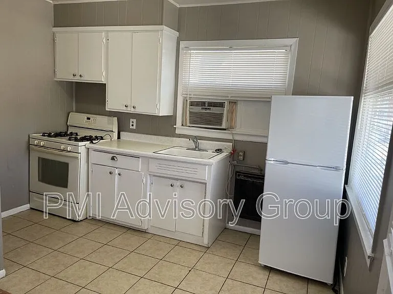 308 Chestnut St #11 — Photo 9
