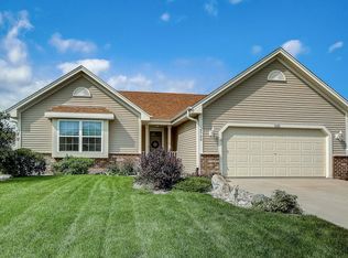 9700 Prairie Crossing Dr, Franksville, WI 53126