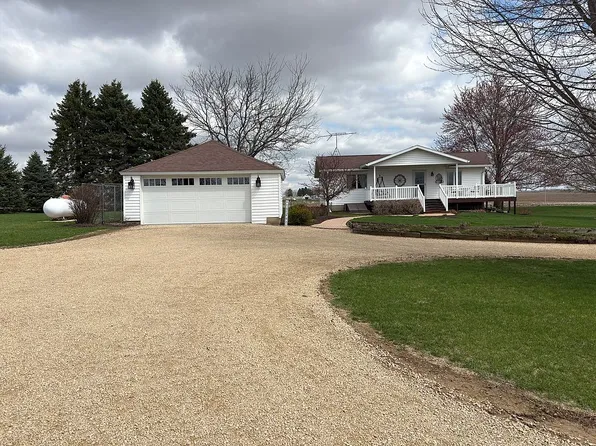 7356 Babbs Grove Rd, Freeport, IL 61032