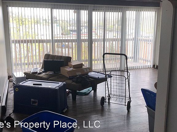 5th image of 115 NW Webb St APT C