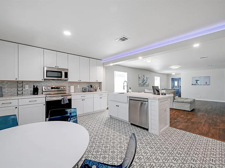 610 Duke Bnd — Photo 10