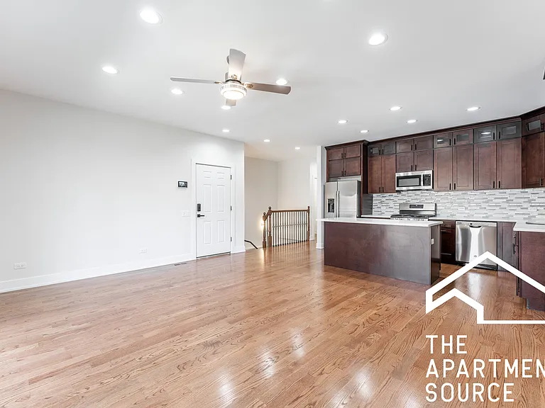 3329 N Avers Ave #1S — Photo 3
