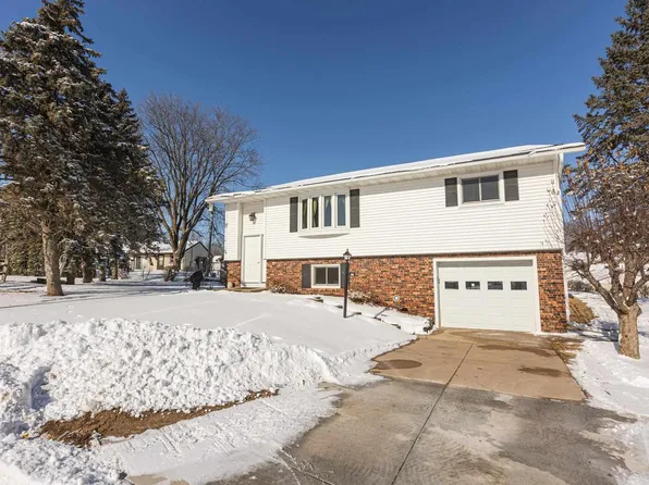 860 Grace Street, Platteville, WI 53818