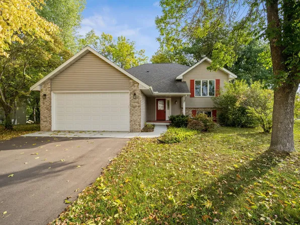 528 Nelson Ln, Center City, MN 55012