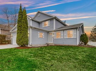 1210 Monarch Ln, Hoffman Estates, IL 60192