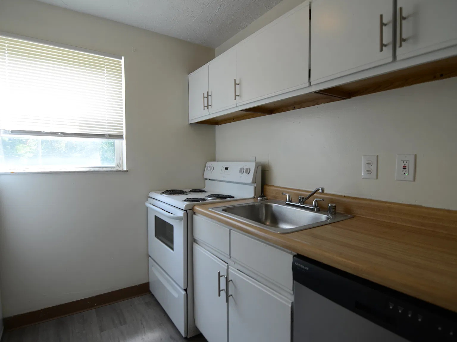 1 bed, 700 sqft, $895 — Photo 2