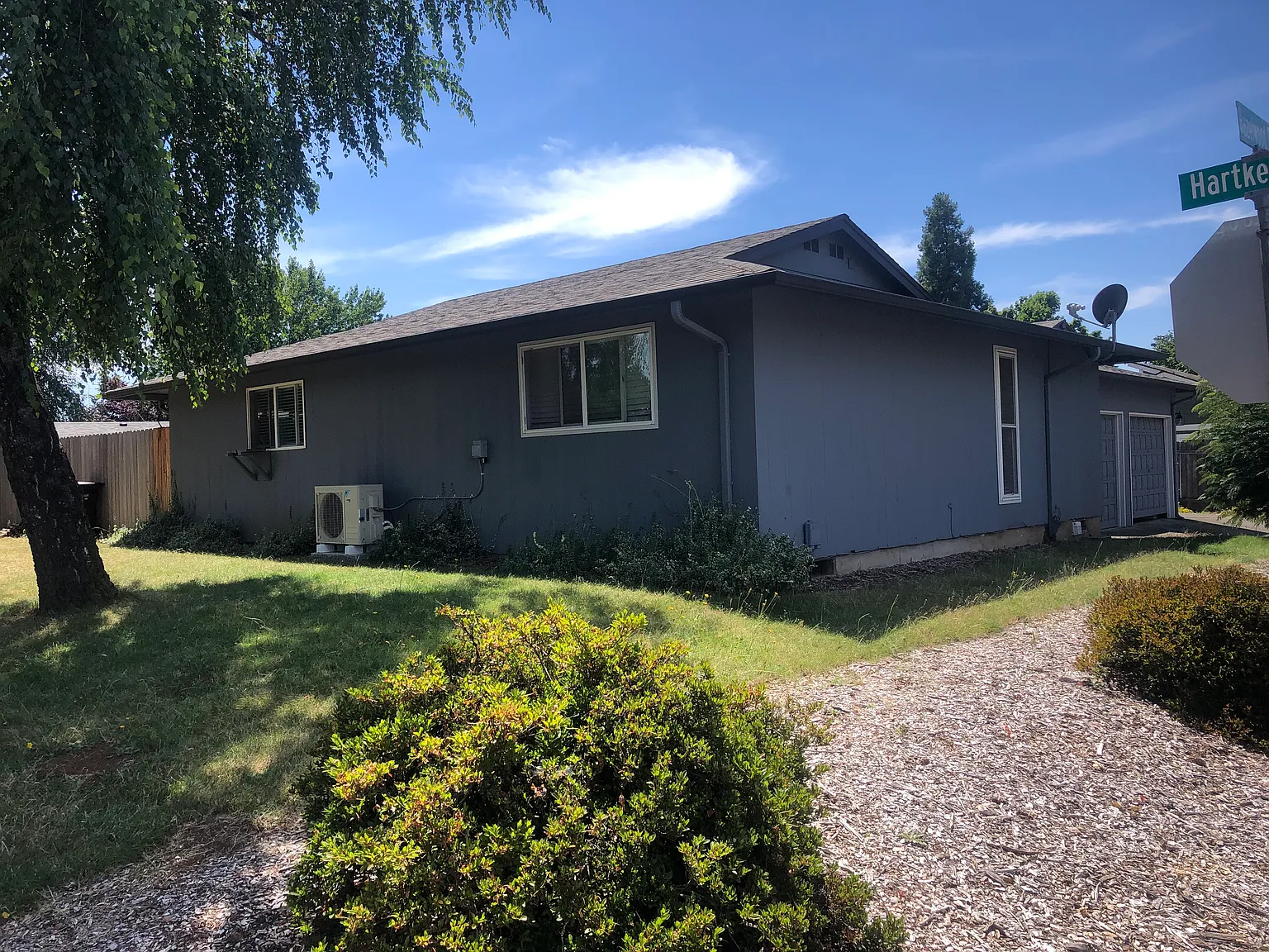 2 bed, 1000 sqft, $1,975 — Photo 1