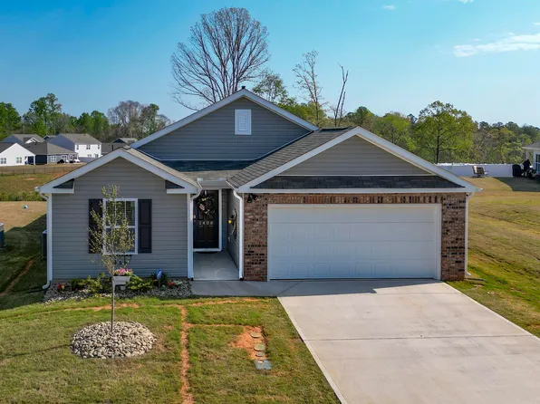 1408 Slades St, Woodruff, SC 29388