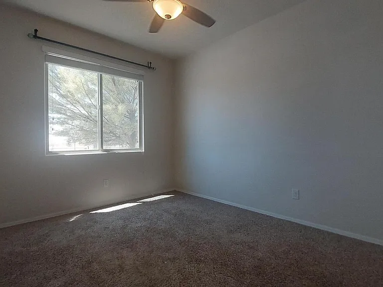 30238 W Verde Ln — Photo 4