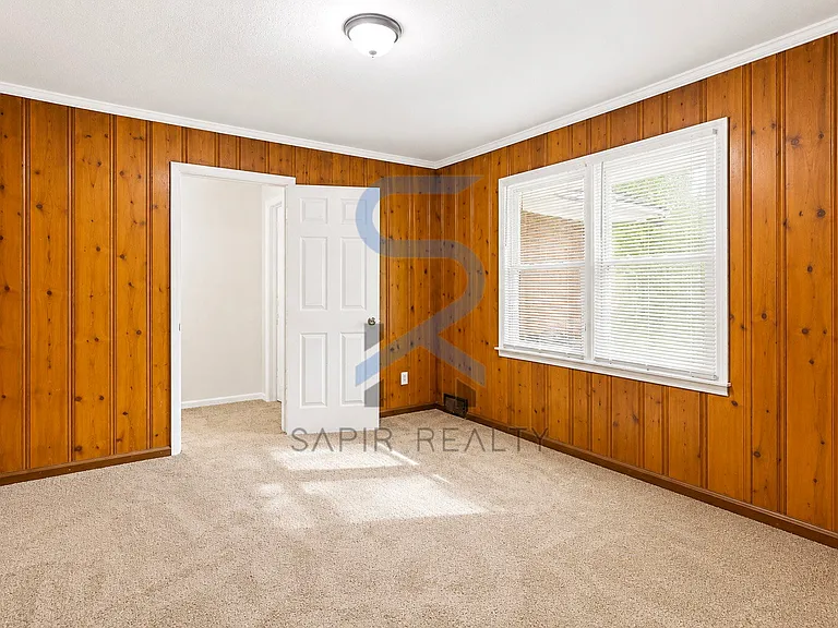 2620 Wiggins St — Photo 9