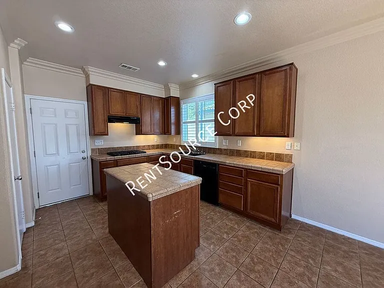 1311 Ponderosa Dr — Photo 7