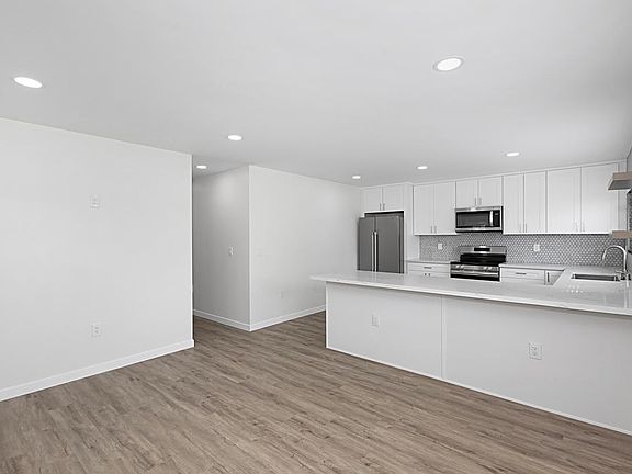 4th image of 6337 Newsome Dr