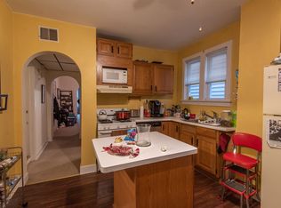 1823 W Henderson St #2, Chicago, IL 60657