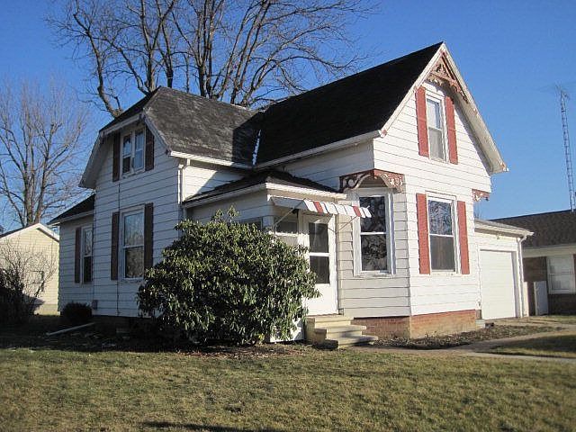 1st image of 802 S East St