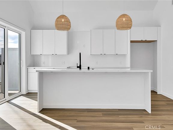 5th image of 228 Arena St #A