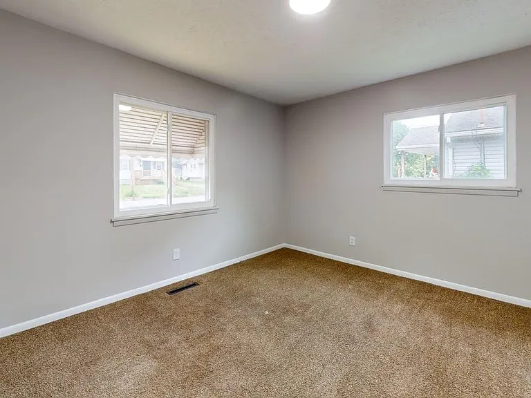 583 Chittenden St — Photo 8