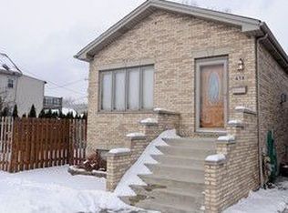 436 W Root St, Chicago, IL 60609