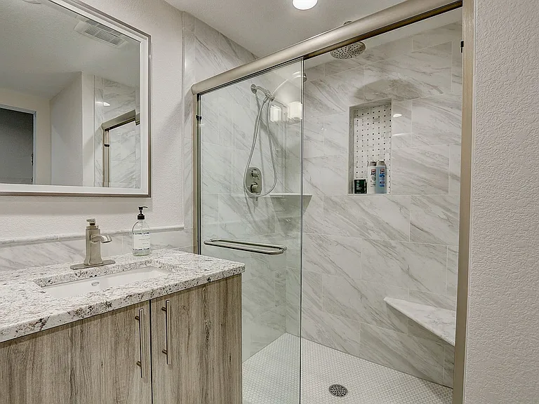 2105 N Booth St — Photo 11