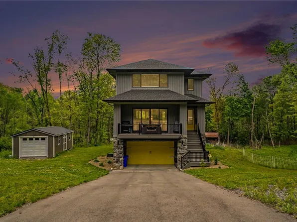 111 Church Ln, Beaver Falls, PA 15010