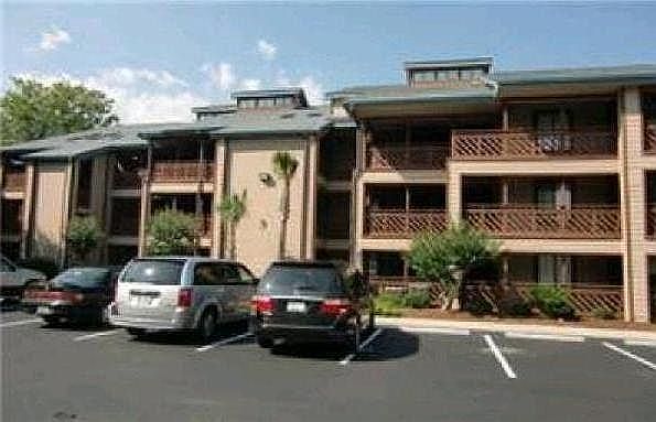 Heron Pointe "C" building front entrance. We eare located on 2nd floor.