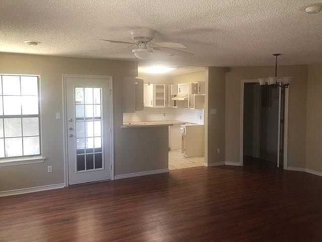 1st image of 212 Saint Marys Pl